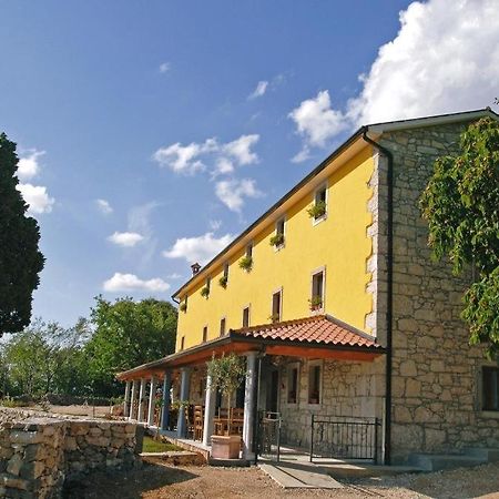 Villa Calussovo Ripenda Kras エクステリア 写真