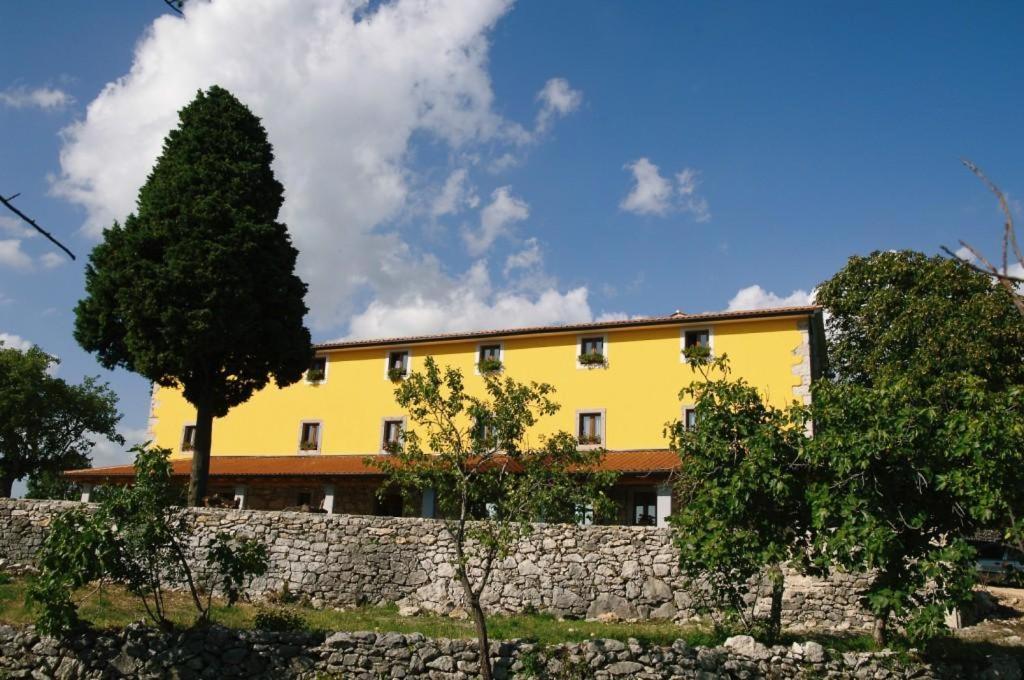 Villa Calussovo Ripenda Kras エクステリア 写真