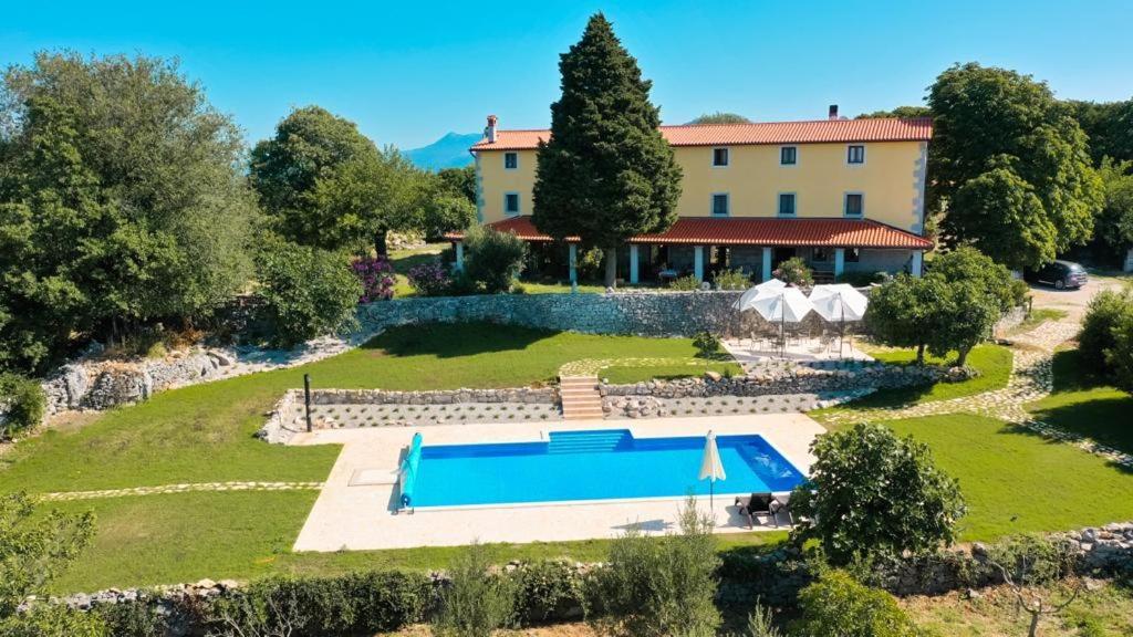 Villa Calussovo Ripenda Kras エクステリア 写真