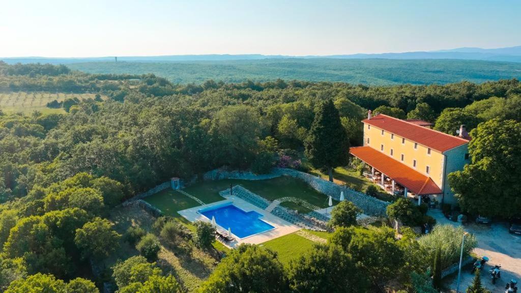 Villa Calussovo Ripenda Kras エクステリア 写真