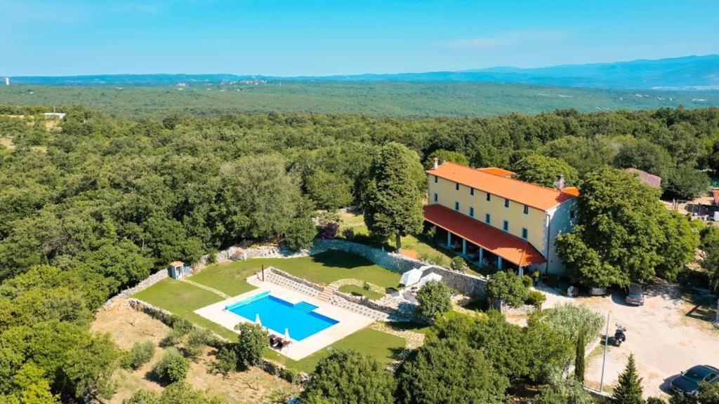 Villa Calussovo Ripenda Kras エクステリア 写真