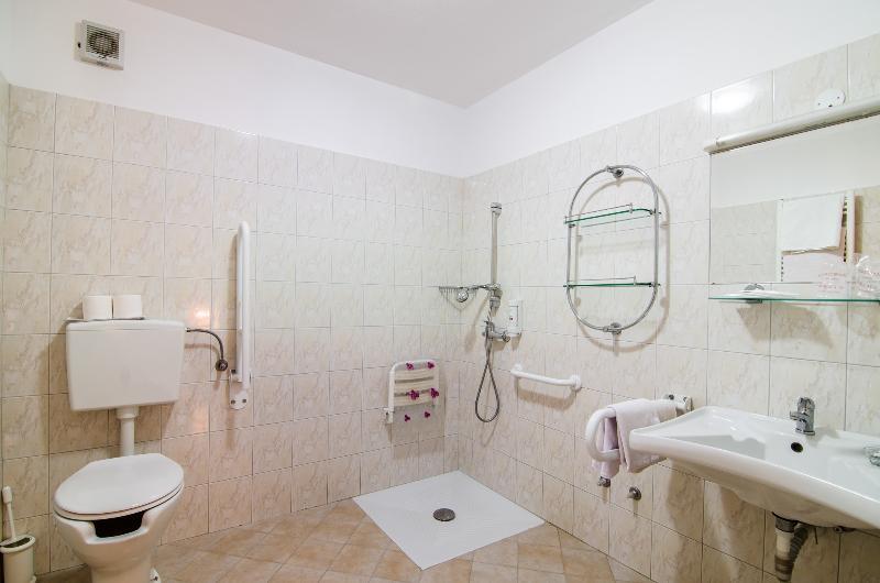Villa Calussovo Ripenda Kras エクステリア 写真